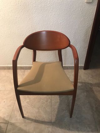 2 Sillas madera con reposabrazos- OFERTA