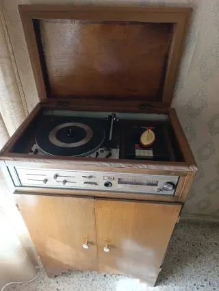 Mueble Tocadiscos Vintage