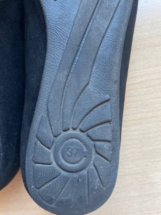 Mocasines Claudia ante mujer negros