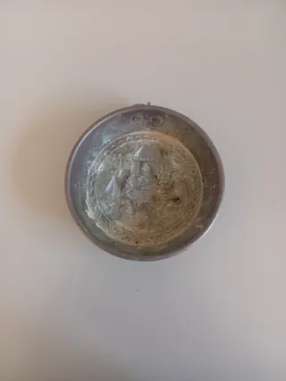 Plato decorativo de cobre antiguo