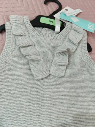 Ropa de bebé tejida gris talla 0/1 mes