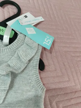 Ropa de bebé tejida gris talla 0/1 mes