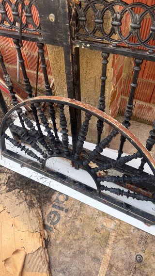 Puerta antigua hierro macizo 2m x 1.20m