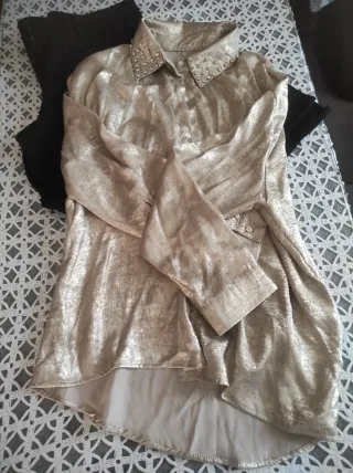 Conjunto Pantalón Negro y Blusa Dorada