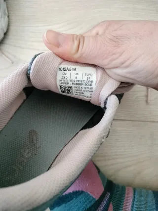 Zapatillas Asics entrenamiento grises y rosas