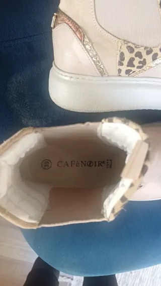 Botines de piel beige y leopardo