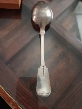 Cucharón antiguo plateado