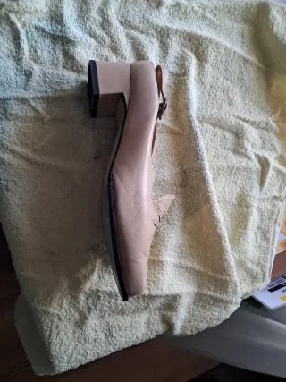 Zapatos de tacón negros, marrón