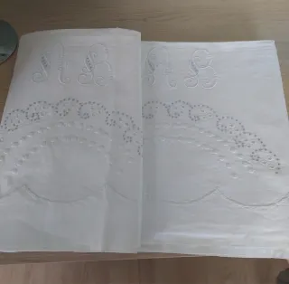 Juego sábanas bordado a mano