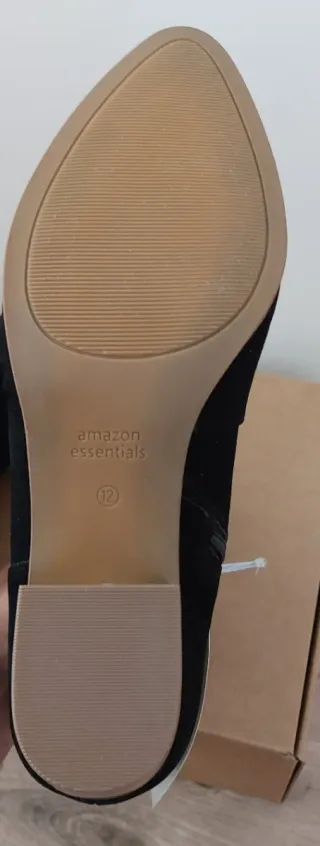 Botins Amazon Essentials pretos com salto