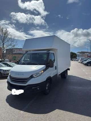 Furgoneta Iveco con muy pocos kms.