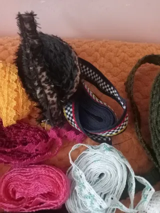 Lote de puntillas y pasamanería