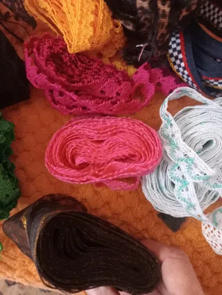 Lote de puntillas y pasamanería