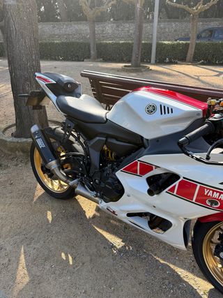 Yamaha R7 60 Aniversario