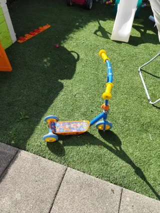 Patinete infantil 3 ruedas azul y amarillo