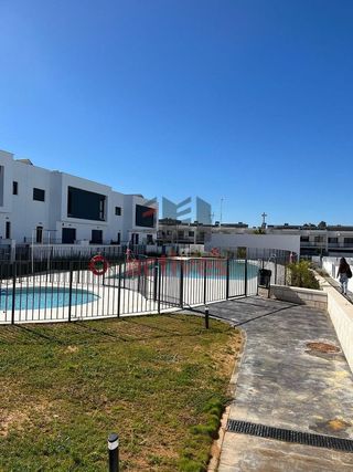 Casa adosada en alquiler en Montequinto en Dos Hermanas