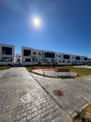 Casa adosada en alquiler en Montequinto en Dos Hermanas