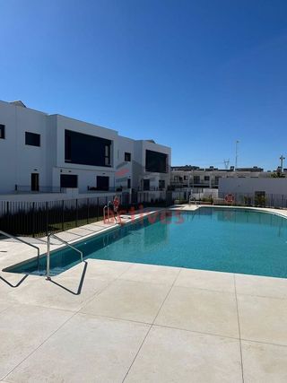 Casa adosada en alquiler en Montequinto en Dos Hermanas