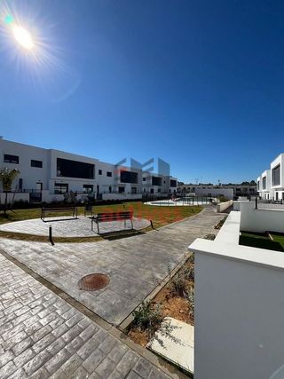 Casa adosada en alquiler en Montequinto en Dos Hermanas