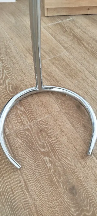 Tavolino ausiliario in vetro e metallo