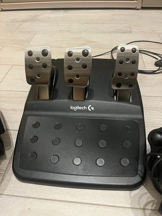 Volante Logitech G29 con Pedaliere