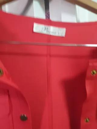 Abrigo coral de neopreno marca Paccio