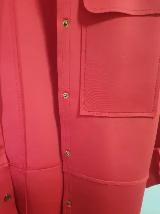 Abrigo coral de neopreno marca Paccio