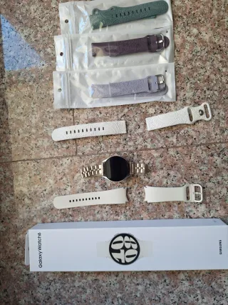 Samsung Galaxy Watch 6 40mm + Correas y cargador