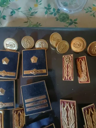 Alamari e distintivi vintage