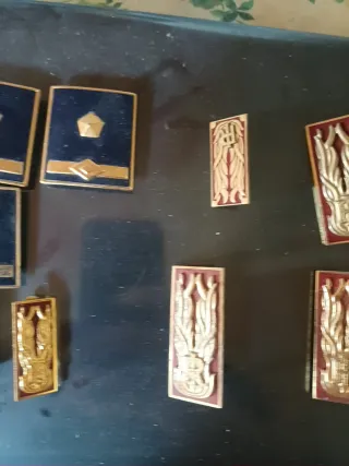 Alamari e distintivi vintage