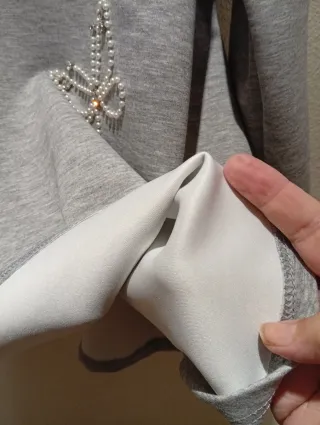 Jersey gris mujer con mariposas