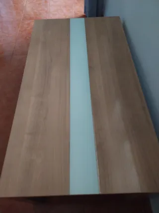 Tavolo da centro in legno e vetro