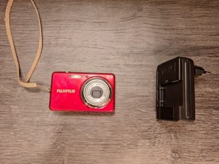 Cámara Digital Fujifilm Finepix J32 Roja