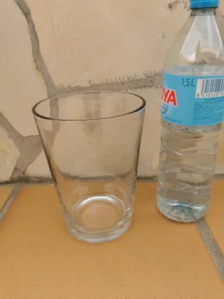 Jarrón de cristal transparente