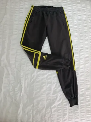 Pantalón Adidas challenger Negro y Amarillo