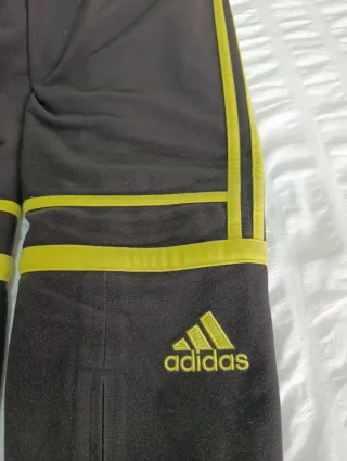 Pantalón Adidas challenger Negro y Amarillo
