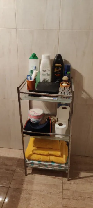 Carrito metálico con baldas de cristal