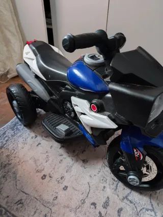 Moto eléctrica infantil azul