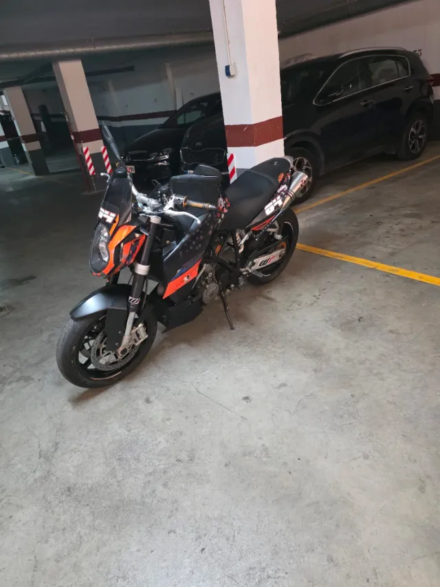 KTM 990  superduke 120cv