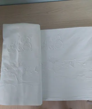 Juego sábanas bordadas a mano