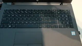 Portátil HP + Cargador 90w