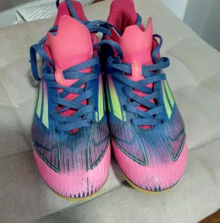 Botas de fútbol Adidas Talla 33