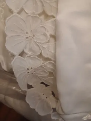 Piumone italiano stupendo con rintagli di fiori da