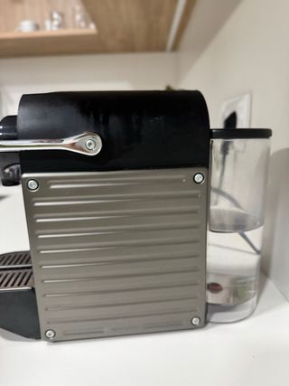 Cafetera Nespresso Krups Negra