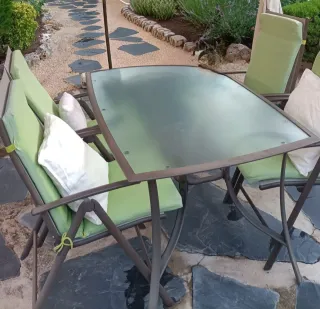 Mesa y 4 Sillas Jardín
