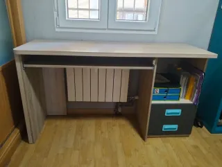 Escritorio madera y metal