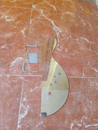 Guitarra Hofner Colorama 1962 a restaurar