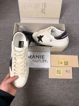 Scarpe Golden Goose Bianche con Stella Nera Unisex