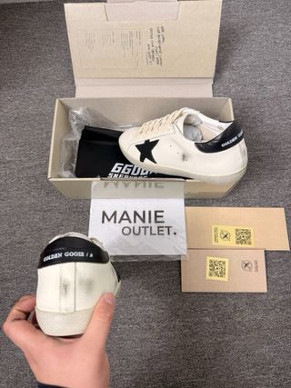 Scarpe Golden Goose Bianche con Stella Nera Unisex