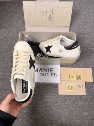Scarpe Golden Goose Bianche con Stella Nera Unisex